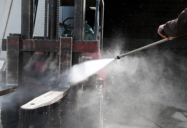 Why Choose Our Certified Pressure Washing Experts for Your Project Needs in Mapleton, UT?